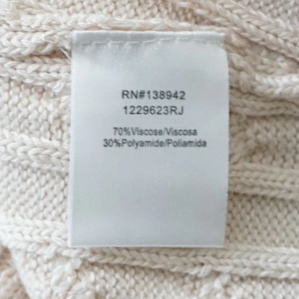 NWT On 12th Ivory Cable Knit Sweater Vest‎ Size Large Sleeveless ~ Young